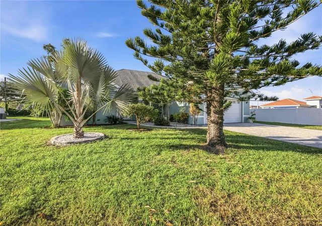 Photo 4 of Single family home for sale at 716 Laurel Ave, Venice, FL 34285 | MLS# N6146277 | Listing updated on 2026-10-28