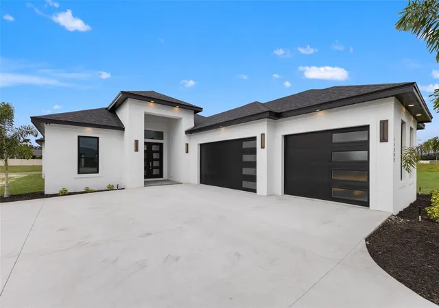 Photo 2 of Single family home for sale at 14282 Pine Straw Ct, Dover, FL 33527 | MLS# TB8559561 | Listing updated on 2026-10-30