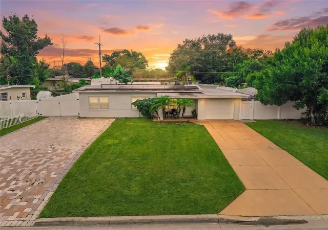 Photo 1 of Single family home for sale at 1718 W Grant St, Orlando, FL 32805 | MLS# O6451089 | Listing updated on 2026-10-21