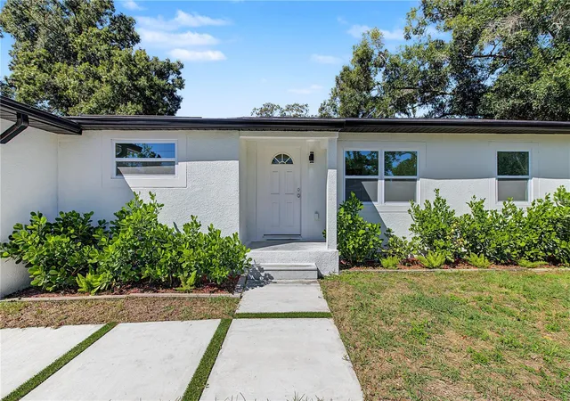Photo 1 of Single family home for sale at 8106 N Lynn Ave, Tampa, FL 33604 | MLS# TB8559566 | Listing updated on 2026-10-31