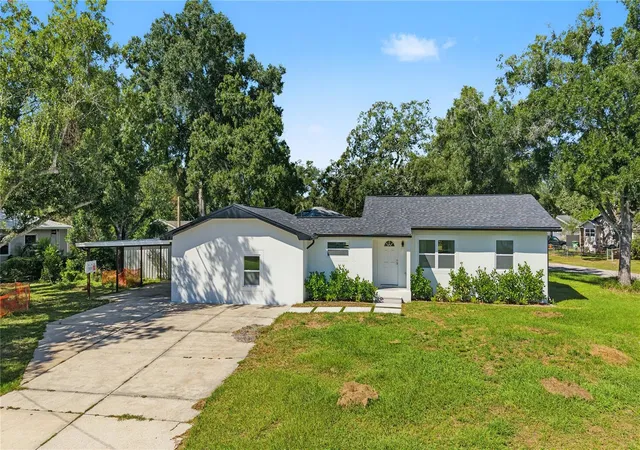 Photo 2 of Single family home for sale at 8106 N Lynn Ave, Tampa, FL 33604 | MLS# TB8559566 | Listing updated on 2026-10-31