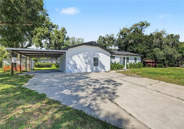 Photo 4 of Single family home for sale at 8106 N Lynn Ave, Tampa, FL 33604 | MLS# TB8559566 | Listing updated on 2026-10-31
