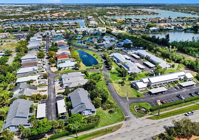 Listing Photo 2 - Condo for sale in building located at 6081 Lake Front Dr, FORT MYERS, FL 33908