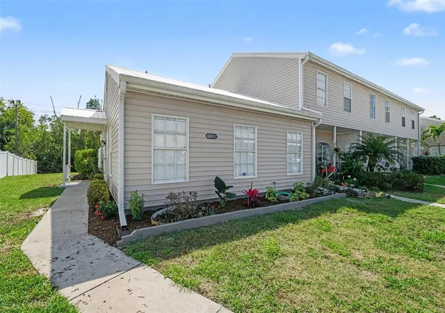 Listing Photo 1 - Condo for sale in building located at 6081 Lake Front Dr, FORT MYERS, FL 33908 - Unit #