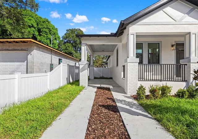 Photo 4 of Single family home for sale at 2910 N 25th Street, Tampa, FL 33605 | MLS# TB8559573 | Listing updated on 2026-10-22