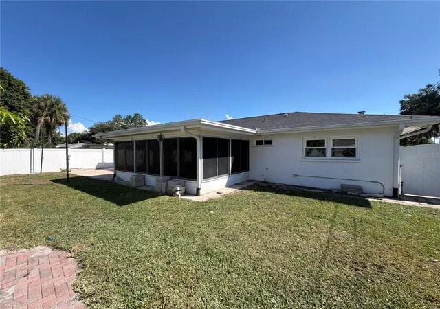 Photo 4 of Single family home for sale at 2645 Roy Hanna Dr S, Saint Petersburg, FL 33712 | MLS# O6451093 | Listing updated on 2026-10-20