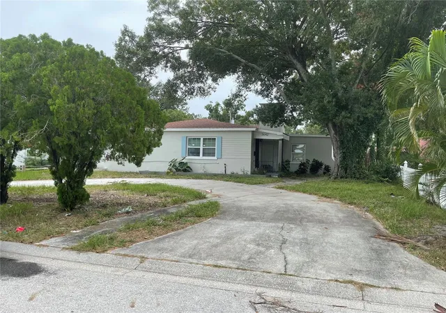 Photo 2 of Sale Pending at 3642 Emerson Ave S, Saint Petersburg, FL 33711 | MLS# TB8559576 | Listing updated on 2026-10-20