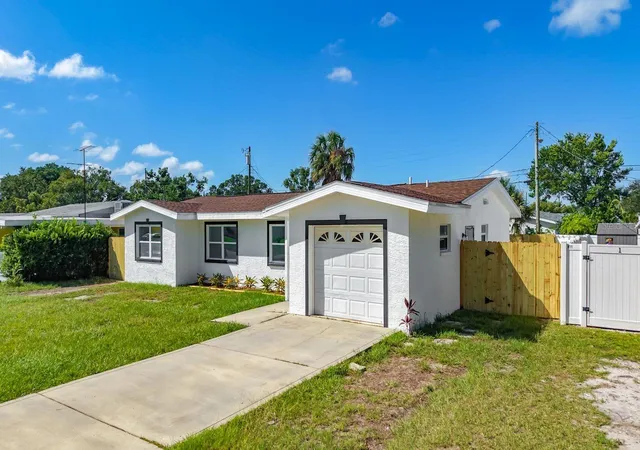 Photo 2 of Single family home for sale at 5164 Jasmine Cir, Saint Petersburg, FL 33714 | MLS# TB8559583 | Listing updated on 2026-10-21