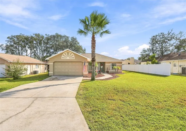 Photo 2 of Single family home for sale at 8218 Spanish Oak Dr, Spring Hill, FL 34606 | MLS# TB8559584 | Listing updated on 2026-10-28