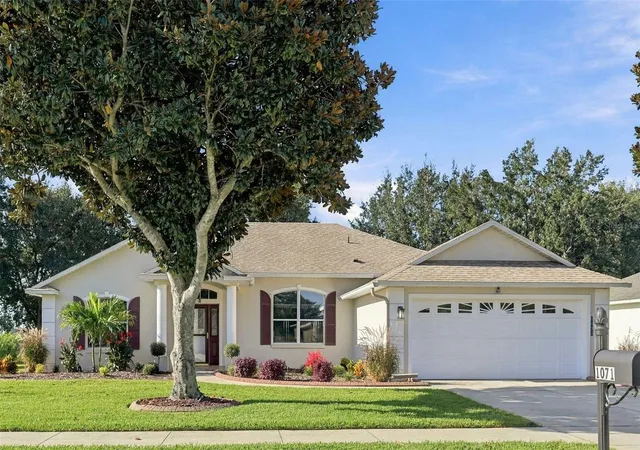 Photo 1 of Single family home for sale at 1071 Princeton Dr, Clermont, FL 34711 | MLS# O6451115 | Listing updated on 2026-10-21