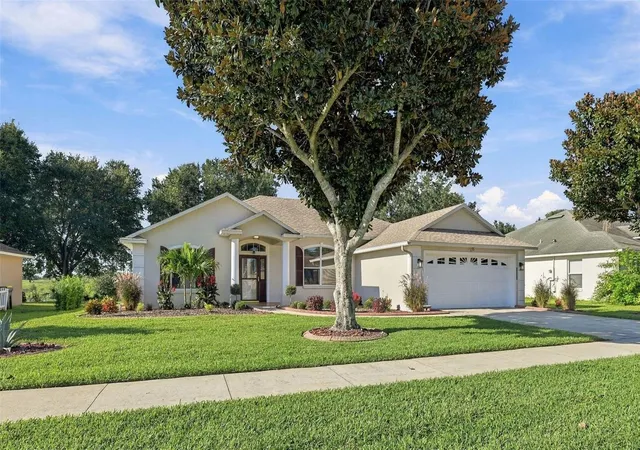 Photo 3 of Single family home for sale at 1071 Princeton Dr, Clermont, FL 34711 | MLS# O6451115 | Listing updated on 2026-10-21