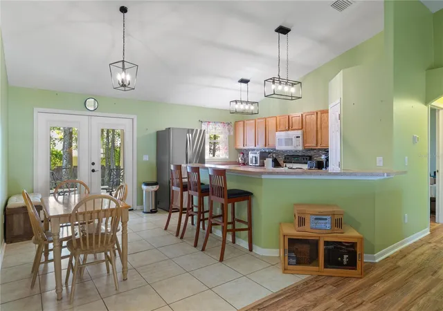 Photo 3 of Single family home for sale at 513 Oakhill Ct, Brooksville, FL 34601 | MLS# W7890447 | Listing updated on 2026-10-22