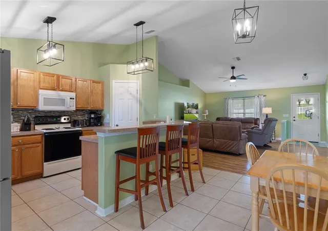 Photo 4 of Single family home for sale at 513 Oakhill Ct, Brooksville, FL 34601 | MLS# W7890447 | Listing updated on 2026-10-22