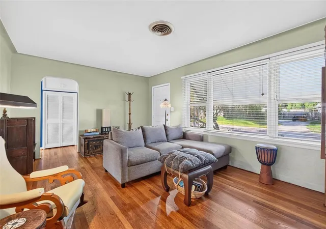 Photo 4 of Single family home for sale at 3641 Queen St N, Saint Petersburg, FL 33713 | MLS# TB8559620 | Listing updated on 2026-10-22