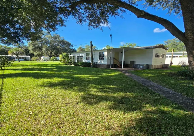 Photo 4 of Manufactured home for sale at 9849 SE 160th Lane, Summerfield, FL 34491 | MLS# G5119267 | Listing updated on 2026-10-21