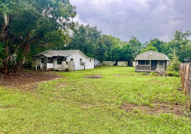 Photo 1 of Single family home for sale at 613 W Date St, Lake Wales, FL 33859 | MLS# O6451129 | Listing updated on 2026-10-20