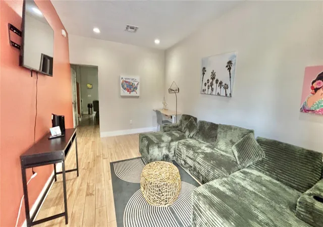 Photo 2 of Townhouse for sale at 4404 Summer Flowers Pl, Kissimmee, FL 34746 | MLS# O6451135 | Listing updated on 2026-10-26