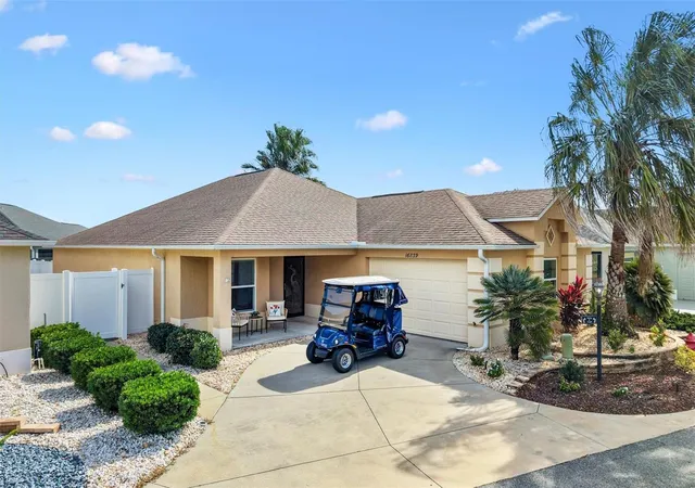 Single family home for sale at 16839 SE 91st Phillips Ct, THE VILLAGES, FL 32162 | MLS# G5119269