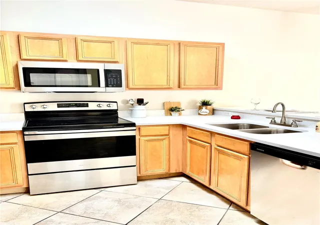 Photo 1 of Townhouse for sale at 20304 Oak Key Ct, Tampa, FL 33647 | MLS# TB8559642 | Listing updated on 2026-10-28