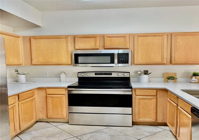 Photo 2 of Townhouse for sale at 20304 Oak Key Ct, Tampa, FL 33647 | MLS# TB8559642 | Listing updated on 2026-10-28