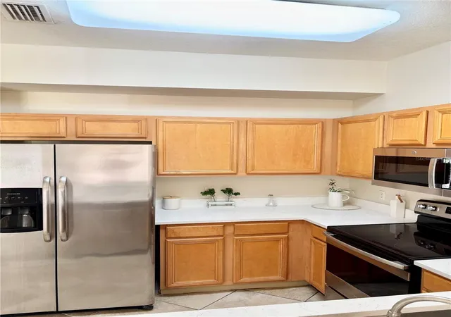 Photo 3 of Townhouse for sale at 20304 Oak Key Ct, Tampa, FL 33647 | MLS# TB8559642 | Listing updated on 2026-10-28