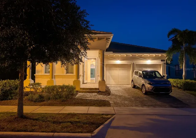 Photo 2 of Single family home for sale at 8270 Topsail Pl, Winter Garden, FL 34787 | MLS# O6451144 | Listing updated on 2026-10-20