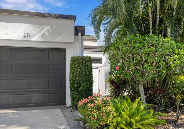 Photo 1 of Single family home for sale at 3111 Heatherwood Ln, Sarasota, FL 34235 | MLS# A4710180 | Listing updated on 2026-10-25
