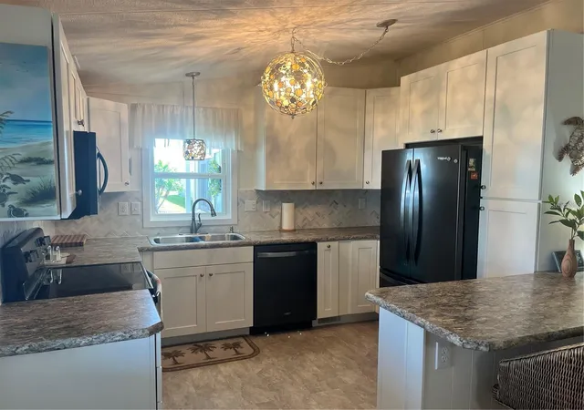Photo 2 of Manufactured home for sale at 5316 53rd Avenue E #N9, Bradenton, FL 34203 | MLS# A4710183 | Listing updated on 2026-10-26