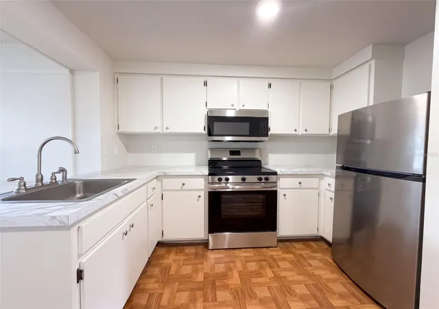 Photo 4 of Single family home for sale at 117 66th Avenue W, Bradenton, FL 34207 | MLS# O6451164 | Listing updated on 2026-10-22
