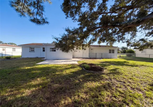 Photo 2 of Single family home for sale at 117 66th Avenue W, Bradenton, FL 34207 | MLS# O6451164 | Listing updated on 2026-10-22