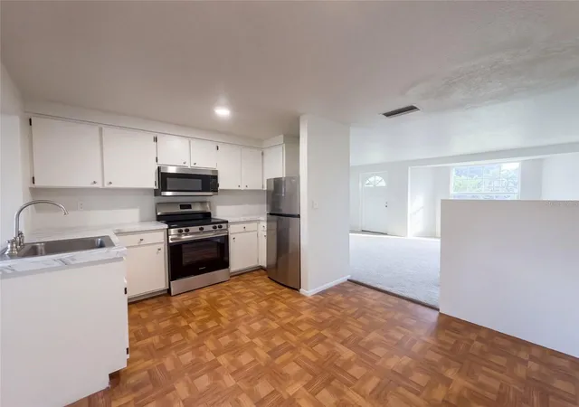 Photo 3 of Single family home for sale at 117 66th Avenue W, Bradenton, FL 34207 | MLS# O6451164 | Listing updated on 2026-10-22