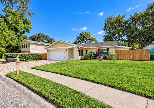 Photo 3 of Single family home for sale at 1231 Rosewood St, Largo, FL 33770 | MLS# TB8559664 | Listing updated on 2026-10-28