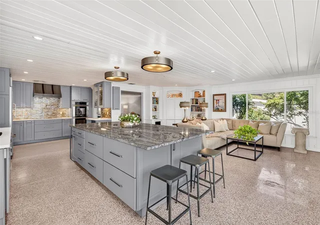 Photo 2 of Single family home for sale at 1731 Gay Dr, Orlando, FL 32803 | MLS# O6451173 | Listing updated on 2026-10-30