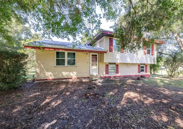 Photo 2 of Single family home for sale at 2957 N Tivoli Rd, Avon Park, FL 33825 | MLS# P4940219 | Listing updated on 2026-10-23