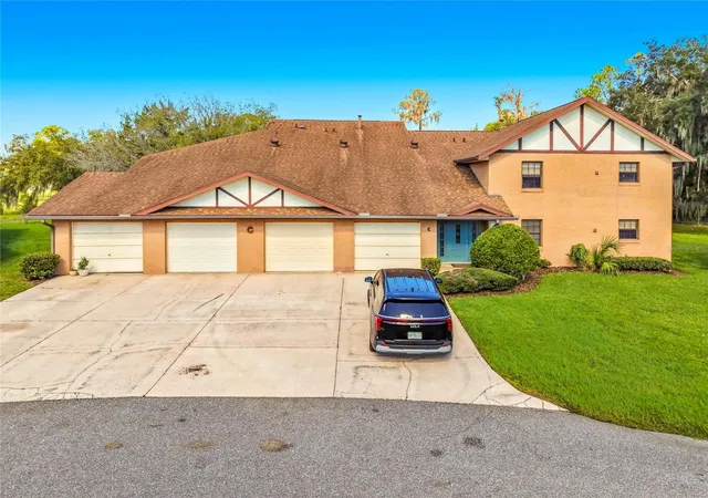 Photo 1 of Condo for sale at 100 E Oak Ter Dr #C1, Leesburg, FL 34748 | MLS# A4710193 | Listing updated on 2026-10-21