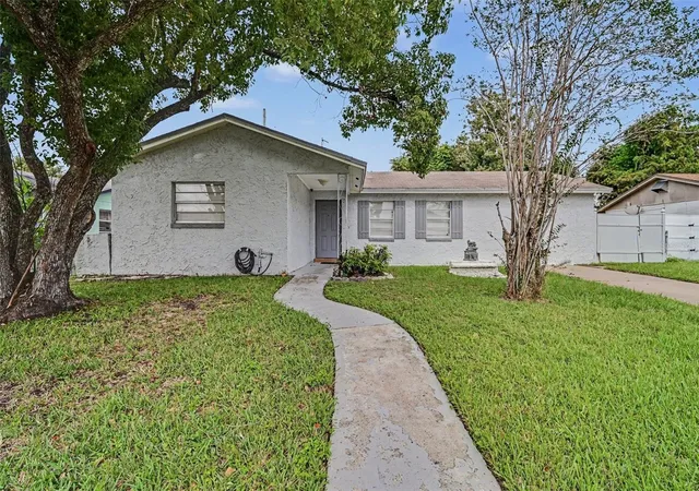 Photo 2 of Single family home for sale at 4639 Calendula Dr, Orlando, FL 32839 | MLS# O6451189 | Listing updated on 2026-10-26