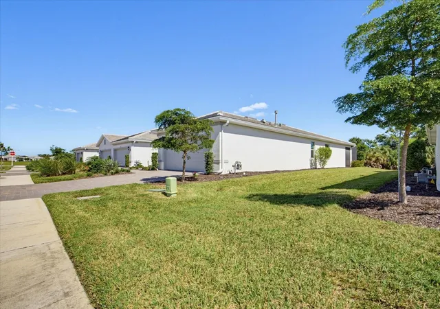 Photo 1 of House for sale at 25912 Bimini Sands Ct, Englewood, FL 34223 | MLS# N6146281 | Listing updated on 2026-10-22