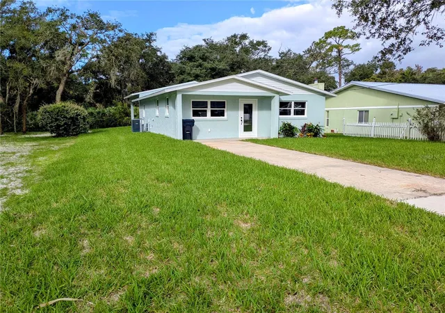 Photo 2 of Single family home for sale at 2748 Glenwood Ave, New Smyrna Beach, FL 32168 | MLS# O6451211 | Listing updated on 2026-10-23