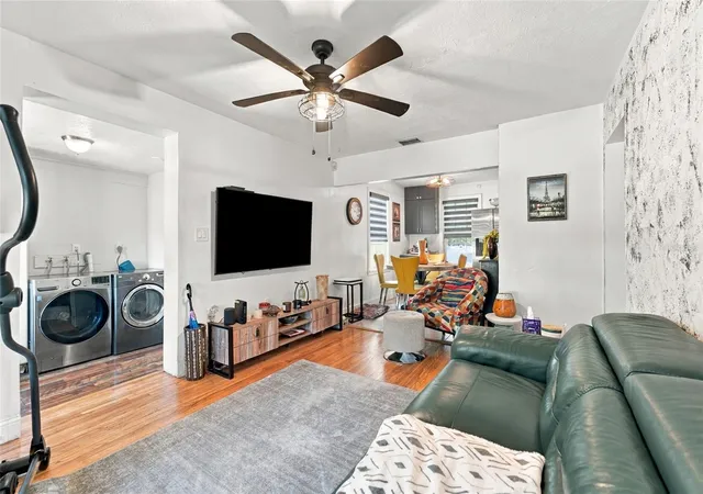 Photo 2 of Single family home for sale at 1427 E Comanche Ave, Tampa, FL 33604 | MLS# TB8559749 | Listing updated on 2026-10-28