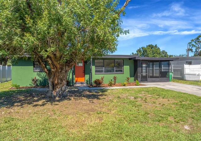 Photo 1 of Single family home for sale at 4003 W Montgomery Ter, Tampa, FL 33616 | MLS# TB8559751 | Listing updated on 2026-10-27
