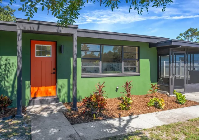 Photo 3 of Single family home for sale at 4003 W Montgomery Ter, Tampa, FL 33616 | MLS# TB8559751 | Listing updated on 2026-10-27