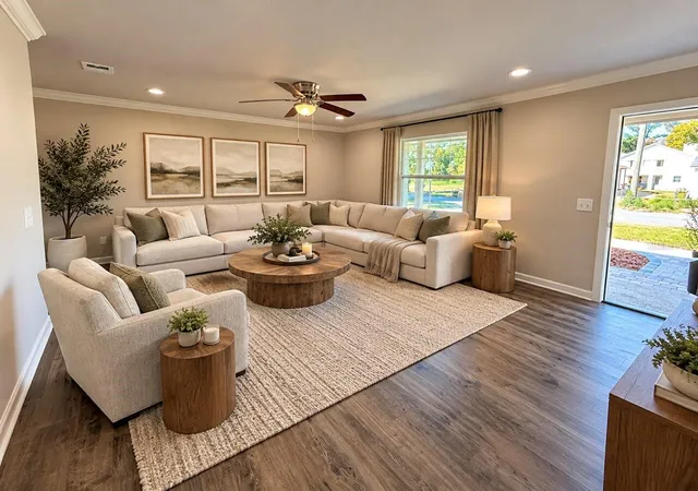 Photo 3 of Sale Pending at 1225 SE 10th Street, Gainesville, FL 32601 | MLS# GC544299 | Listing updated on 2026-10-27
