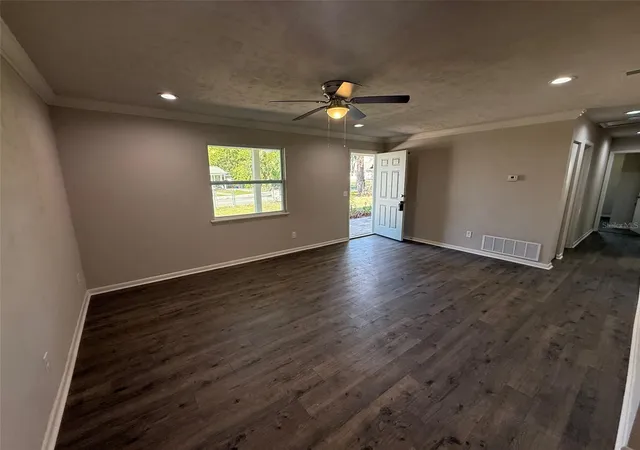 Photo 4 of Sale Pending at 1225 SE 10th Street, Gainesville, FL 32601 | MLS# GC544299 | Listing updated on 2026-10-27