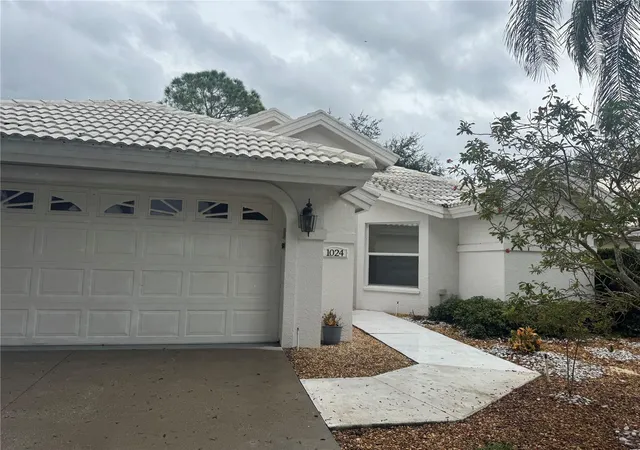 Single family home for sale at 1024 Harbor Town Dr, VENICE, FL 34292 | MLS# N6146282
