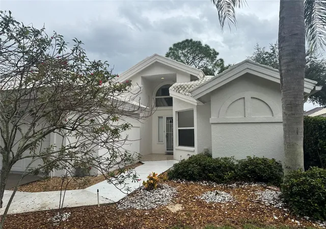 Photo 2 of Single family home for sale at 1024 Harbor Town Dr, Venice, FL 34292 | MLS# N6146282 | Listing updated on 2026-10-22