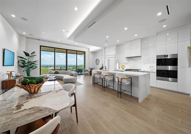 Photo 4 of Condo for sale at 1591 Gulf Of Mexico Dr #515, Longboat Key, FL 34228 | MLS# A4710215 | Listing updated on 2026-10-27