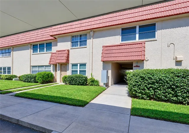 Condo for sale at 10037 62nd Terrace N #9, Saint Petersburg, FL 33708 | MLS# TB8559764