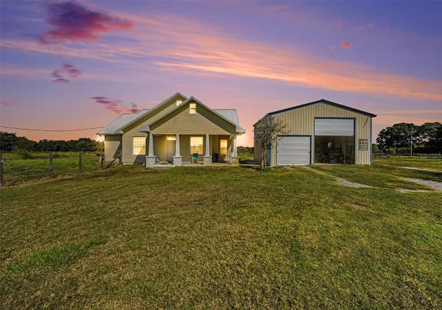Single family home for sale at 3108 Tom Matthews Rd, LAKELAND, FL 33810 | MLS# TB8559769