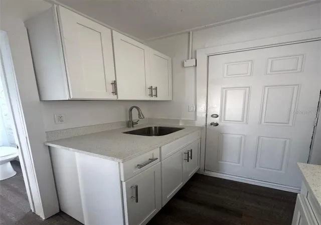 Photo 4 of Single family home for sale at 715 Jernigan Ave, Orlando, FL 32805 | MLS# S5159870 | Listing updated on 2026-10-25