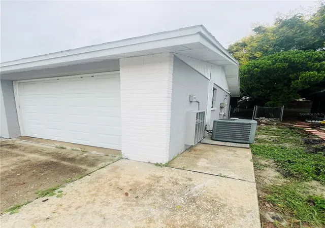 Photo 3 of Single family home for sale at 7515 Judith Crescent, Port Richey, FL 34668 | MLS# W7890463 | Listing updated on 2026-10-21